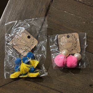 NWOT Earrings Wild Flower 2 Pairs of New Earrings